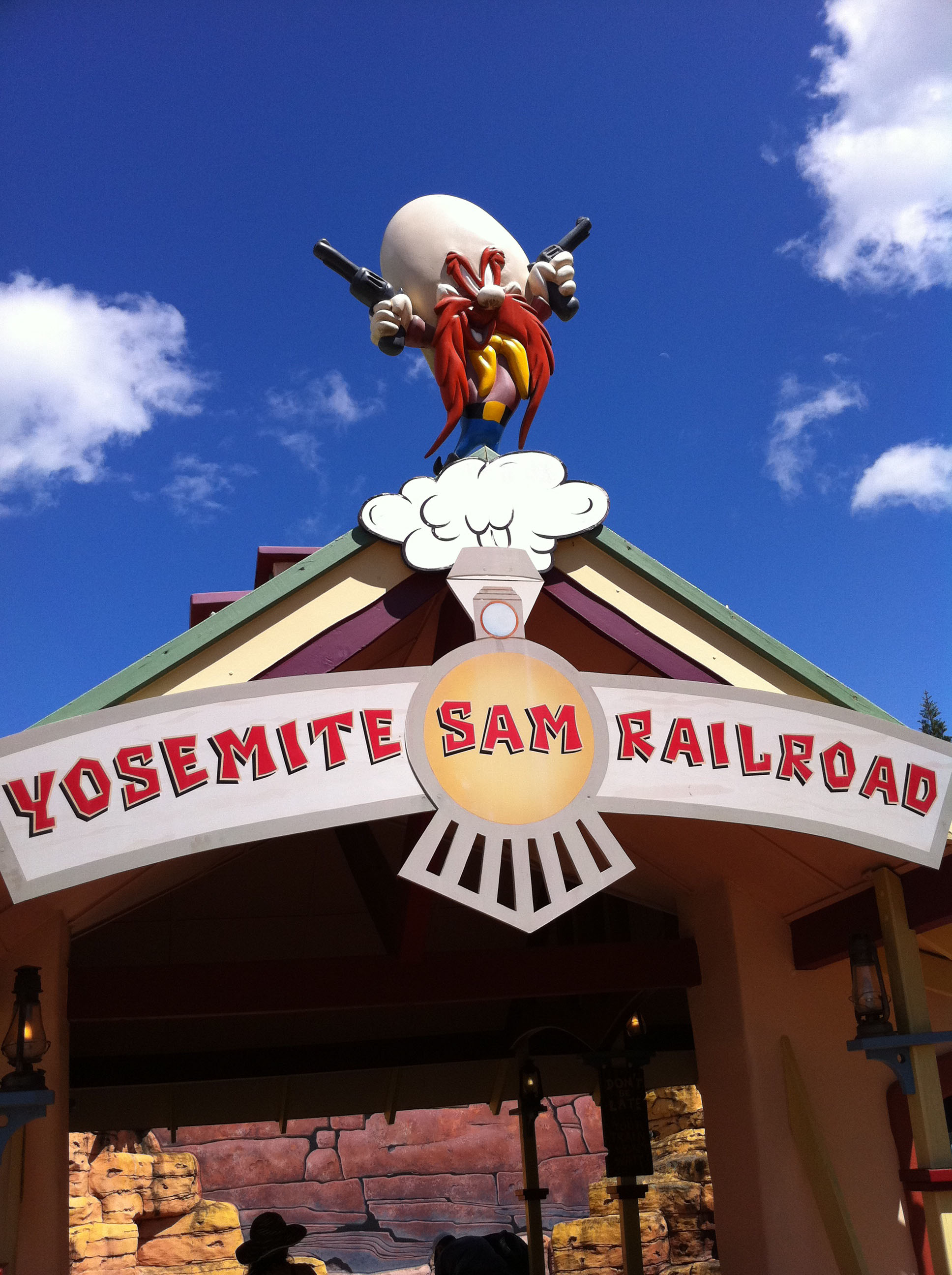 Warner Bros. Movie World - Yosemite Sam Railroad