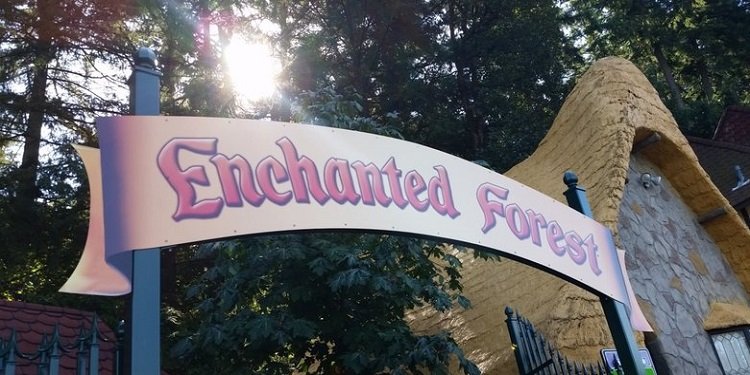 A Visit to the Enchanted Forest in Oregon!