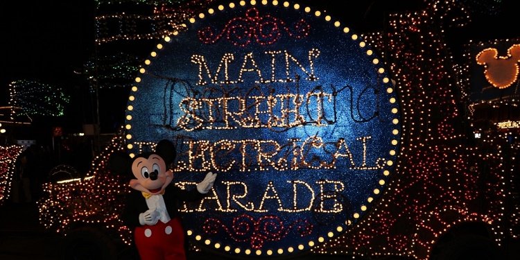 Electrical Parade Returns to Disneyland!