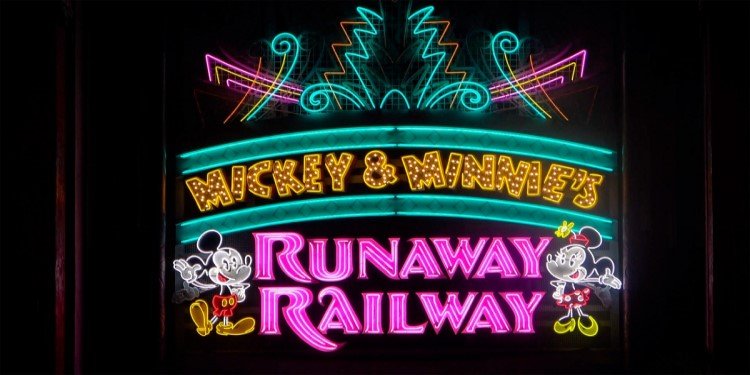 Multi-Angle POV of Mickey & Minnie's Runaway Railway!