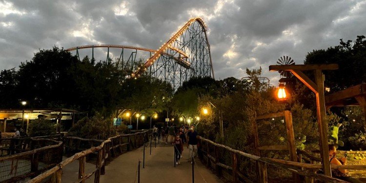 Condor's Audacious Travels: Six Flags Over Texas!